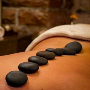 Massage aux pierres chaudes